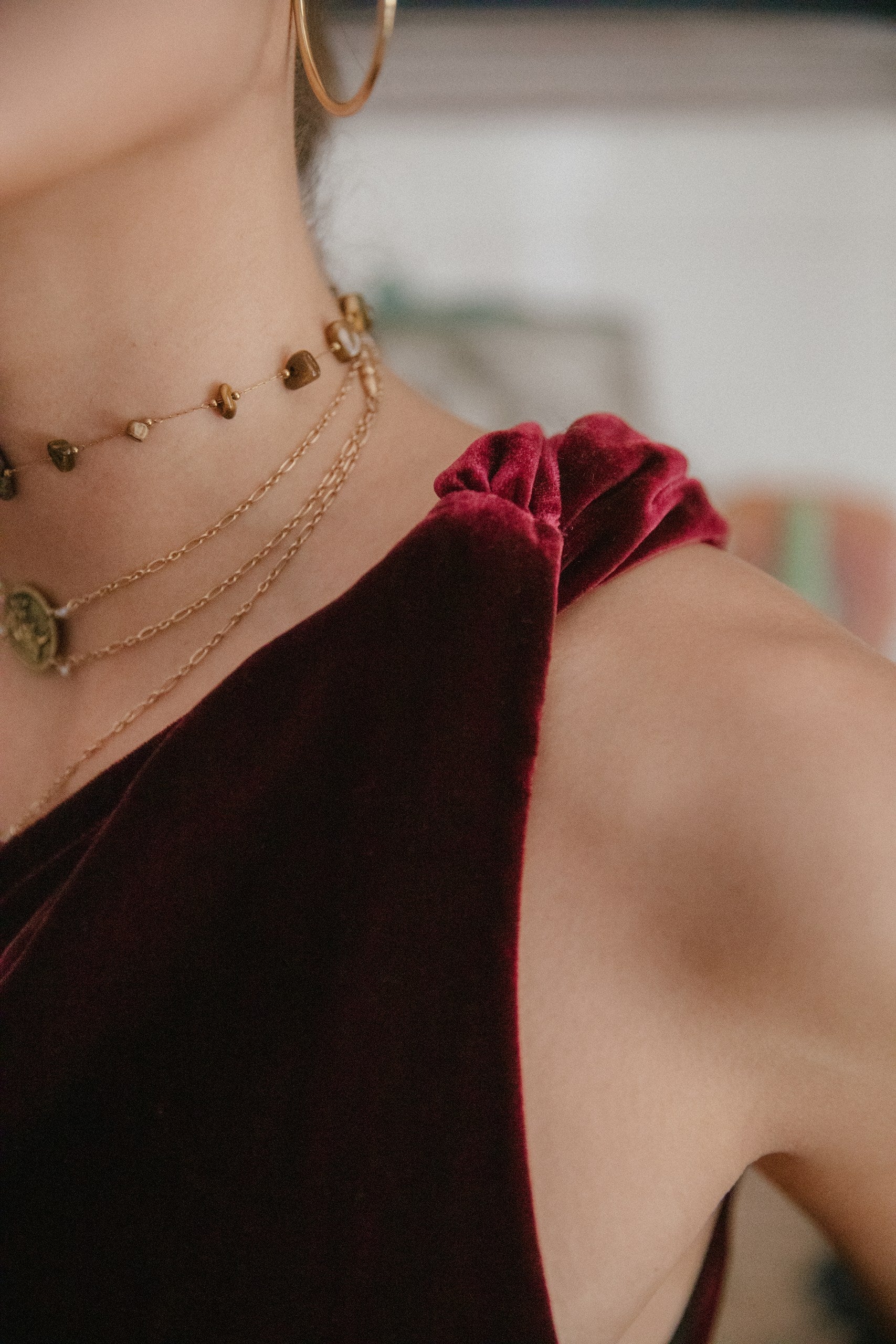 Vestido Atenas Velvet · Burdeo