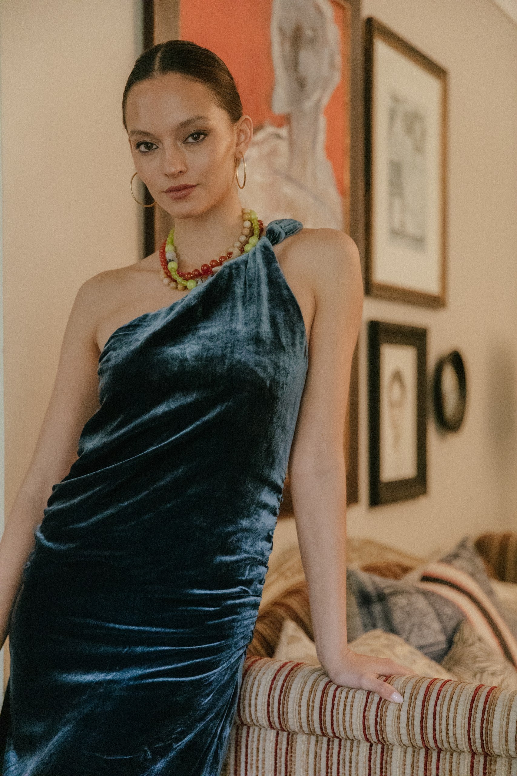 Vestido Atenas Velvet · Azul Prusia
