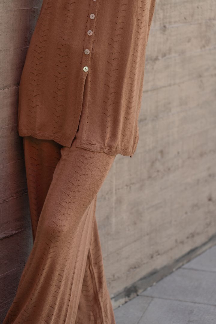 Pantalon Ondas · Toffee