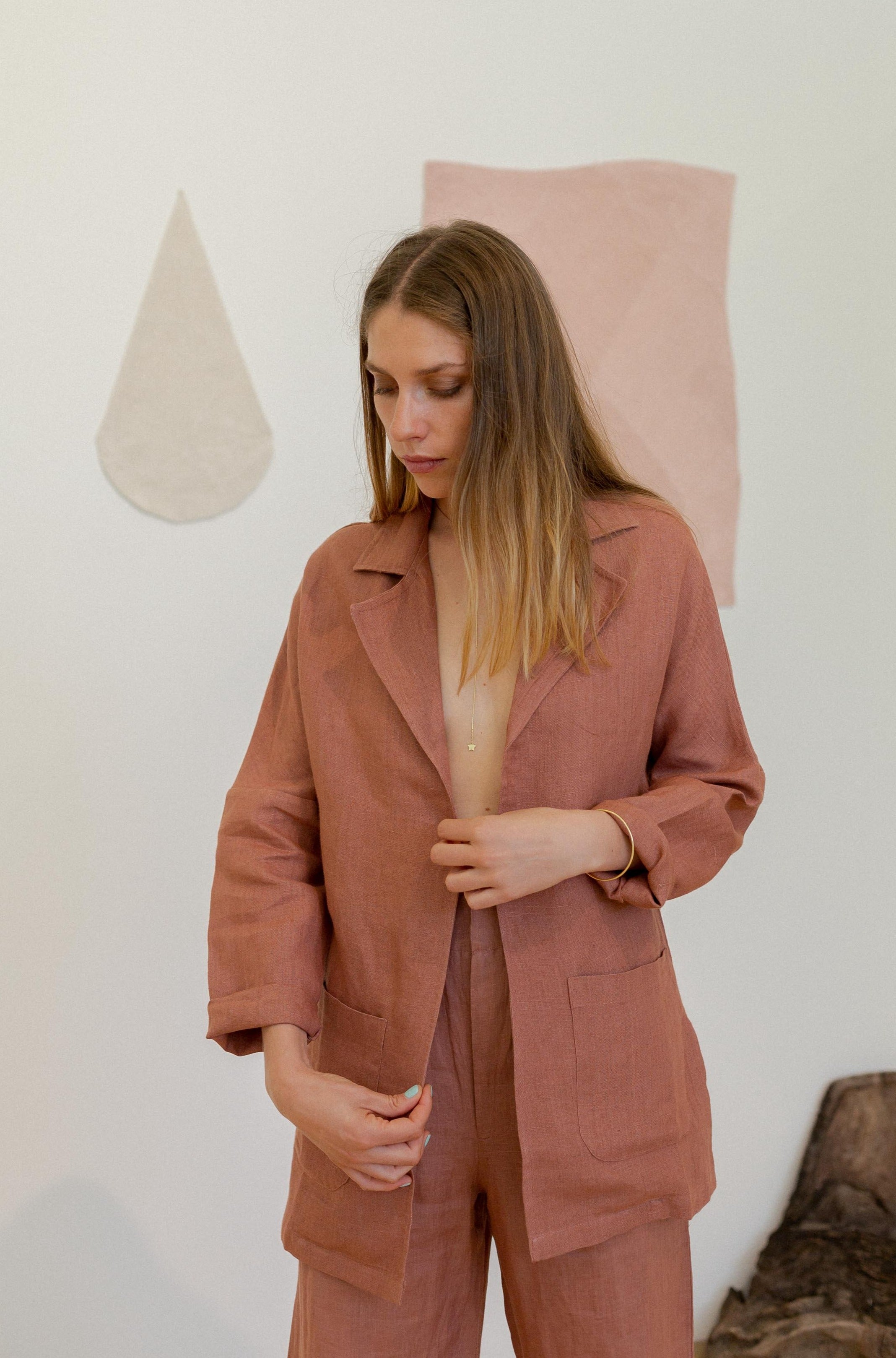 blazer de lino rosado oversize