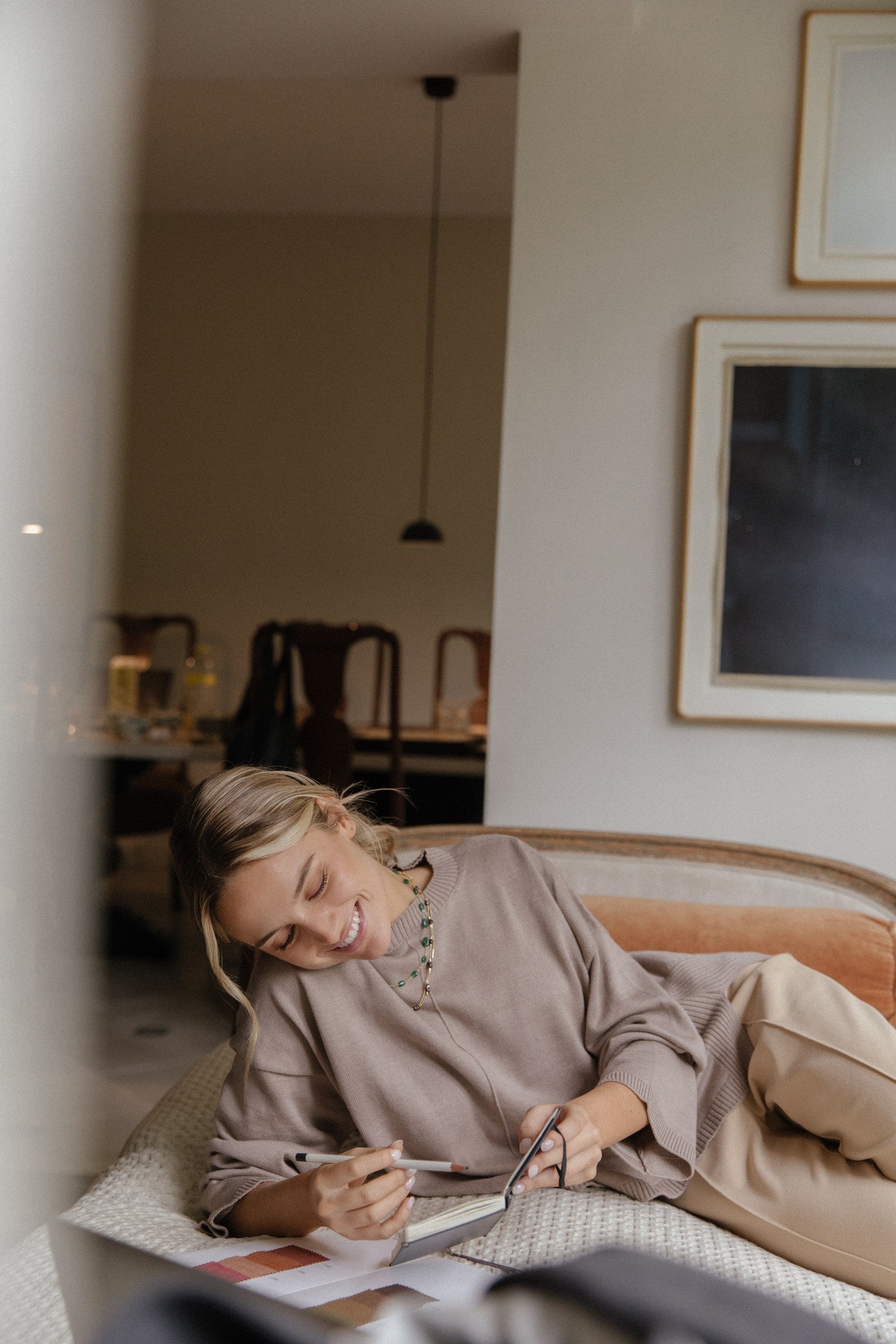 Sweater Line · Avena