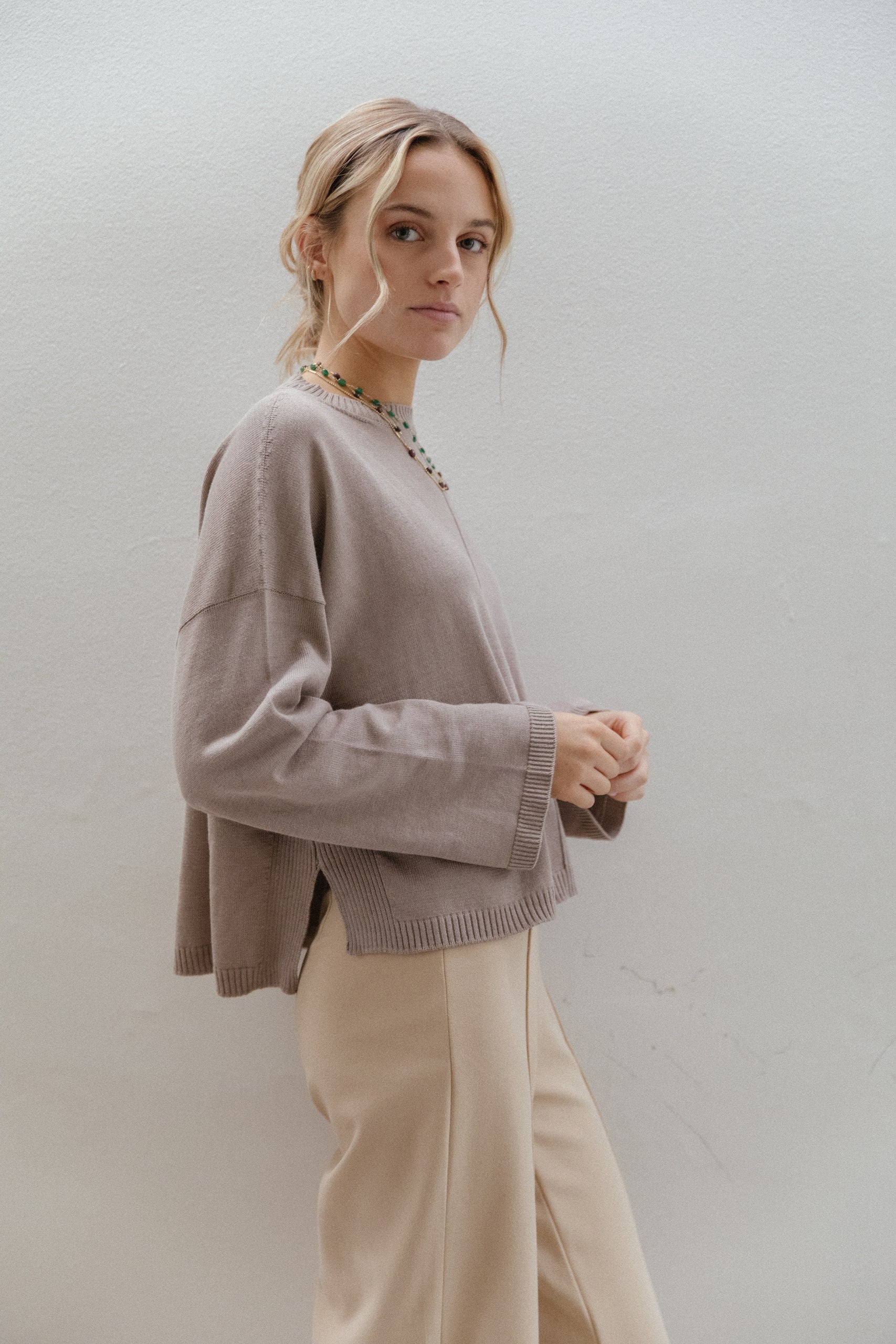 Sweater Line · Avena