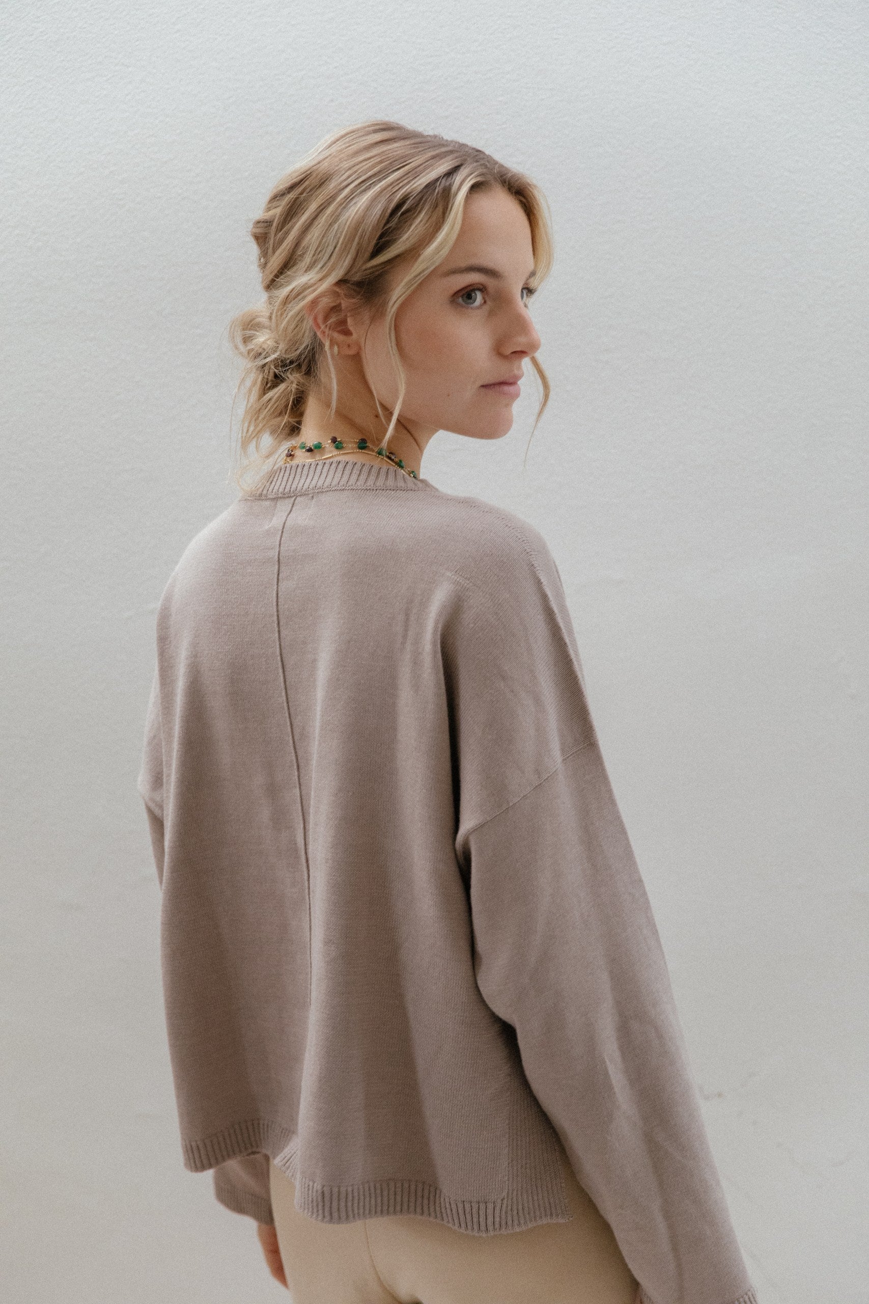 Sweater Line · Avena