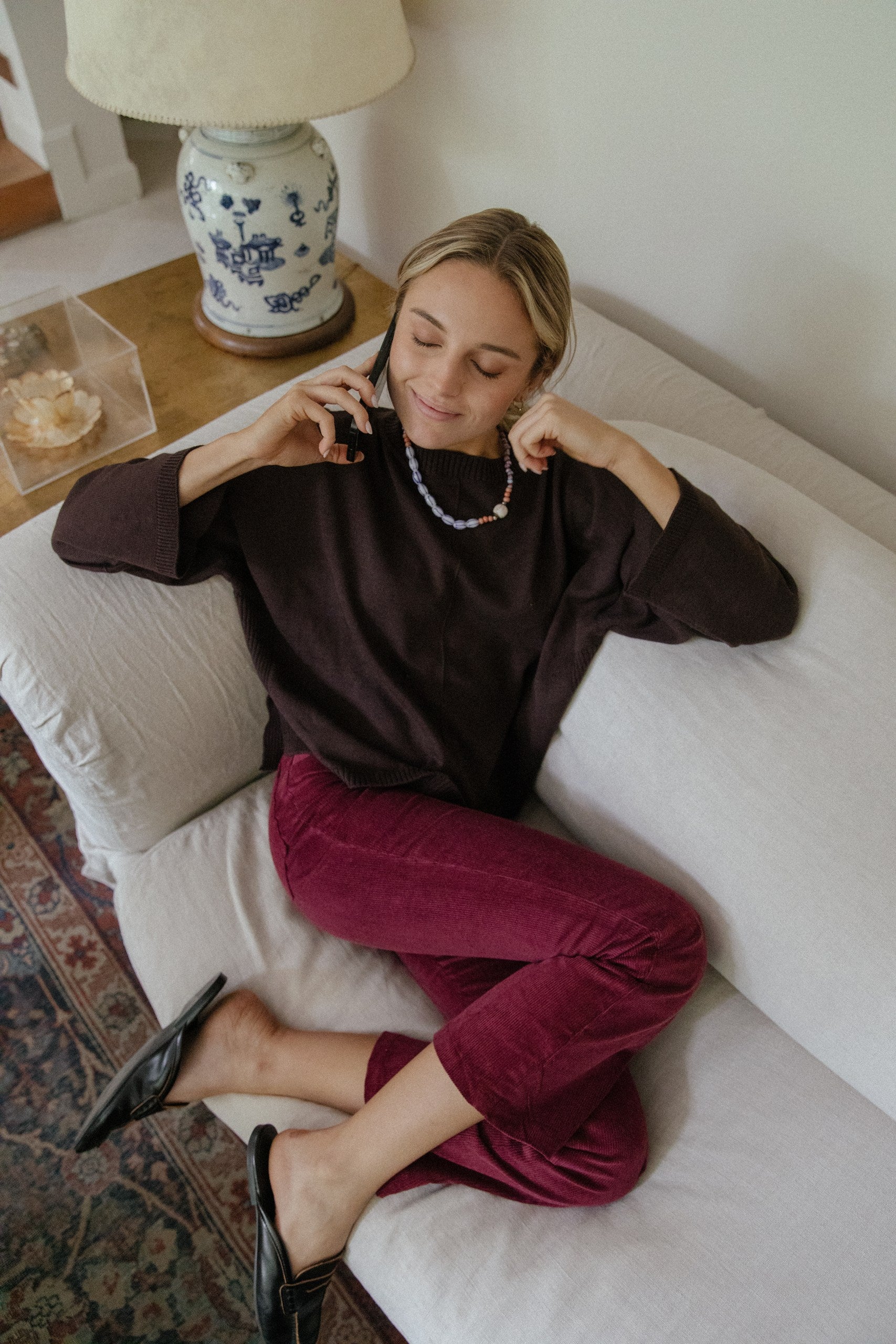 Sweater Line · Chocolate