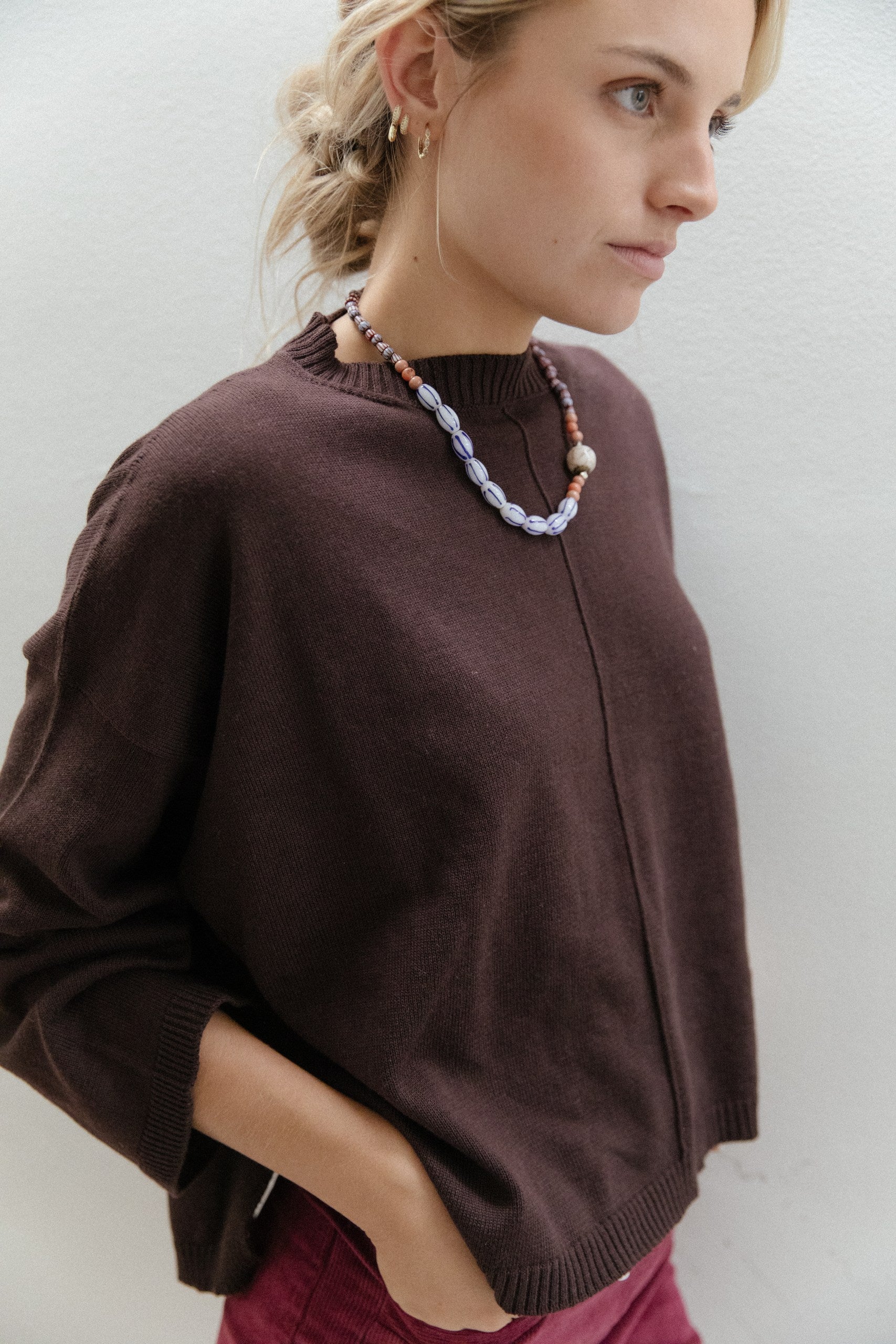 Sweater Line · Chocolate