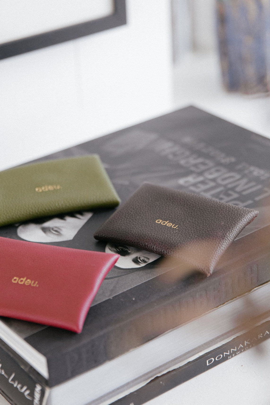 Tarjetero Nina  · Chocolate